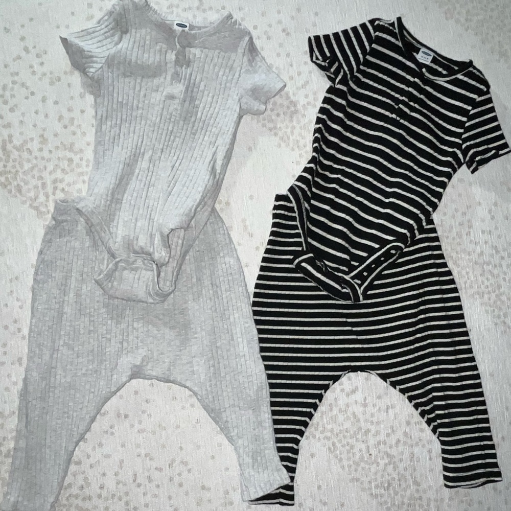 Old Navy Sets - Picture 1 of 13